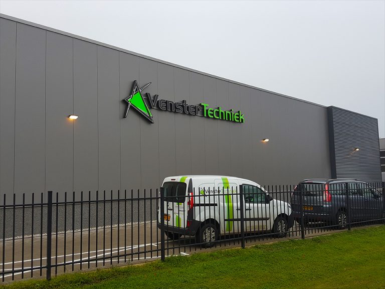 Gevelbelettering Venstertechniek
