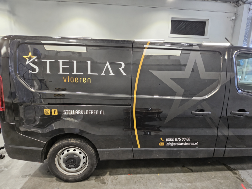 STELLAR vloeren autobelettering Renault Trafic 2