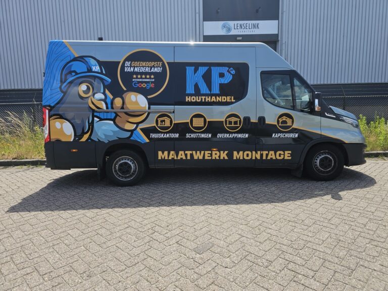 KP Houthandel Iveco Daily autobelettering zijaanzicht