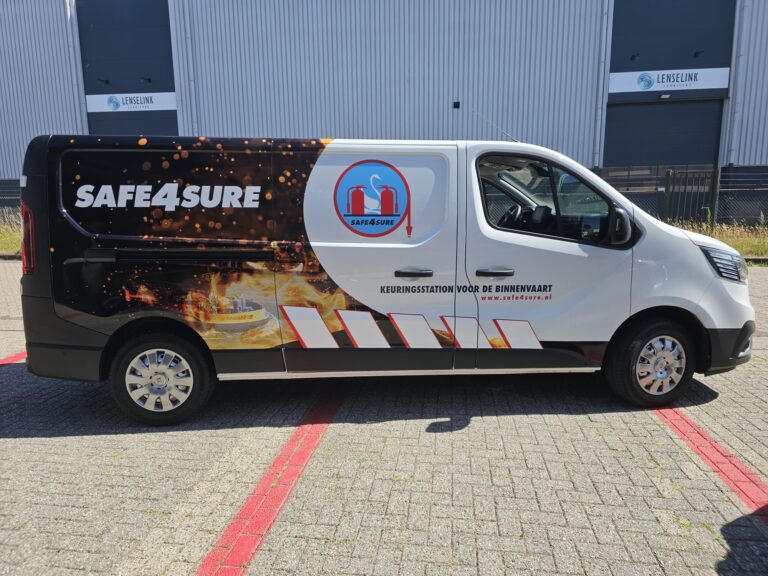 Safe4Sure Renault Traffic autobelettering